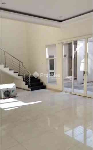 Rumah Minimalis Dharmahusada Indah Utara — foto 6